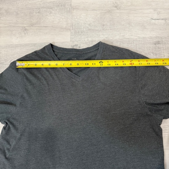 J. Crew Men's Slim Washed Gray V-Neck Shirt Size L - Picture 12 of 17